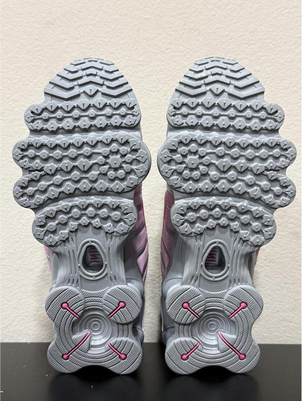 Size 7 - Nike Women’s Shox TL “Metallic Platinum Pink Foam” - Picture 4 of 6
